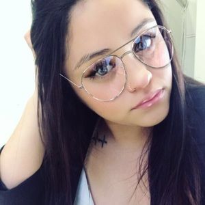 Meet your Posher, Yaritza